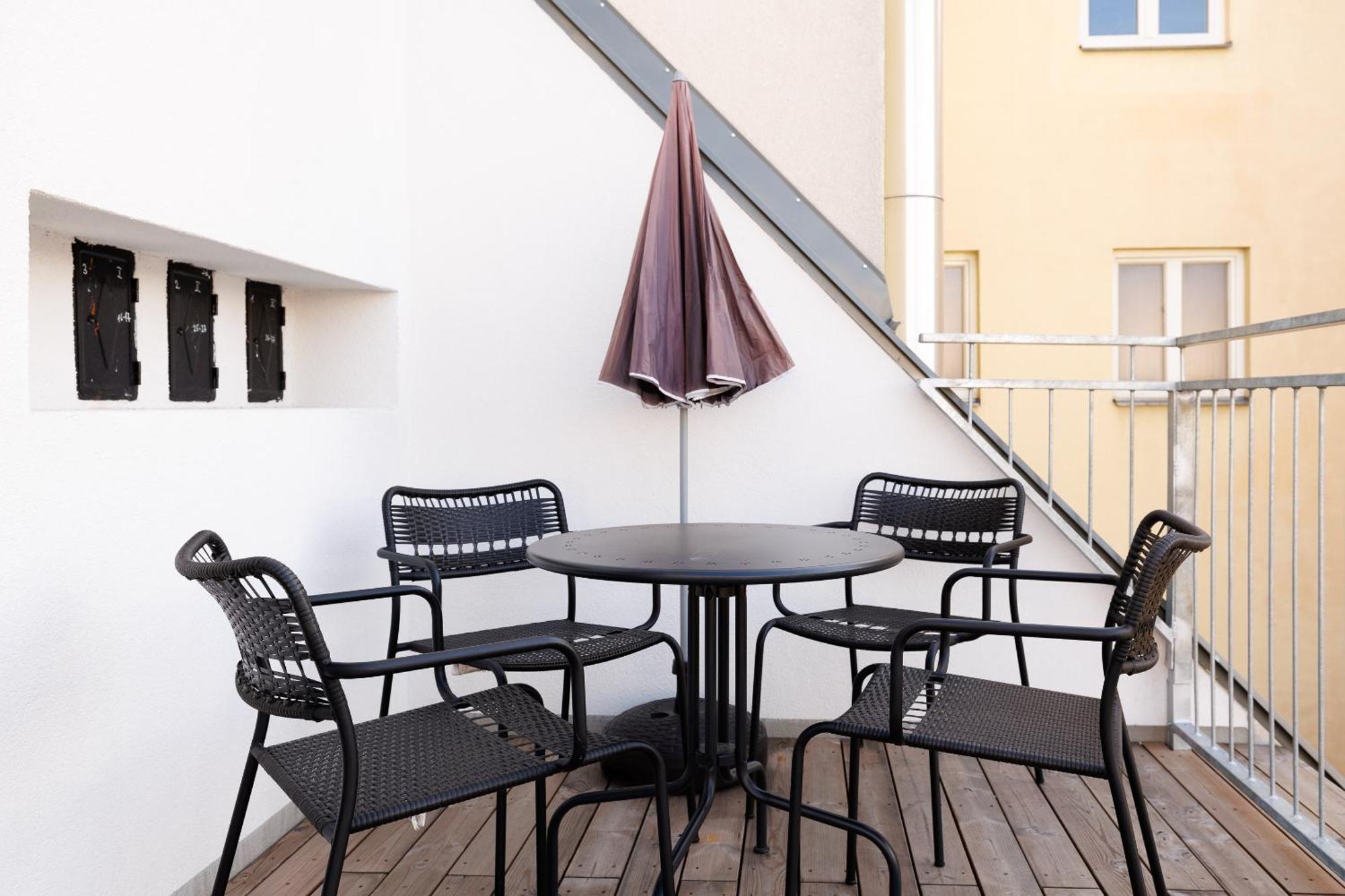 Symphony Apartments 42 - Modern Loft With Terrace And Grill In Central Location Wien Exteriör bild