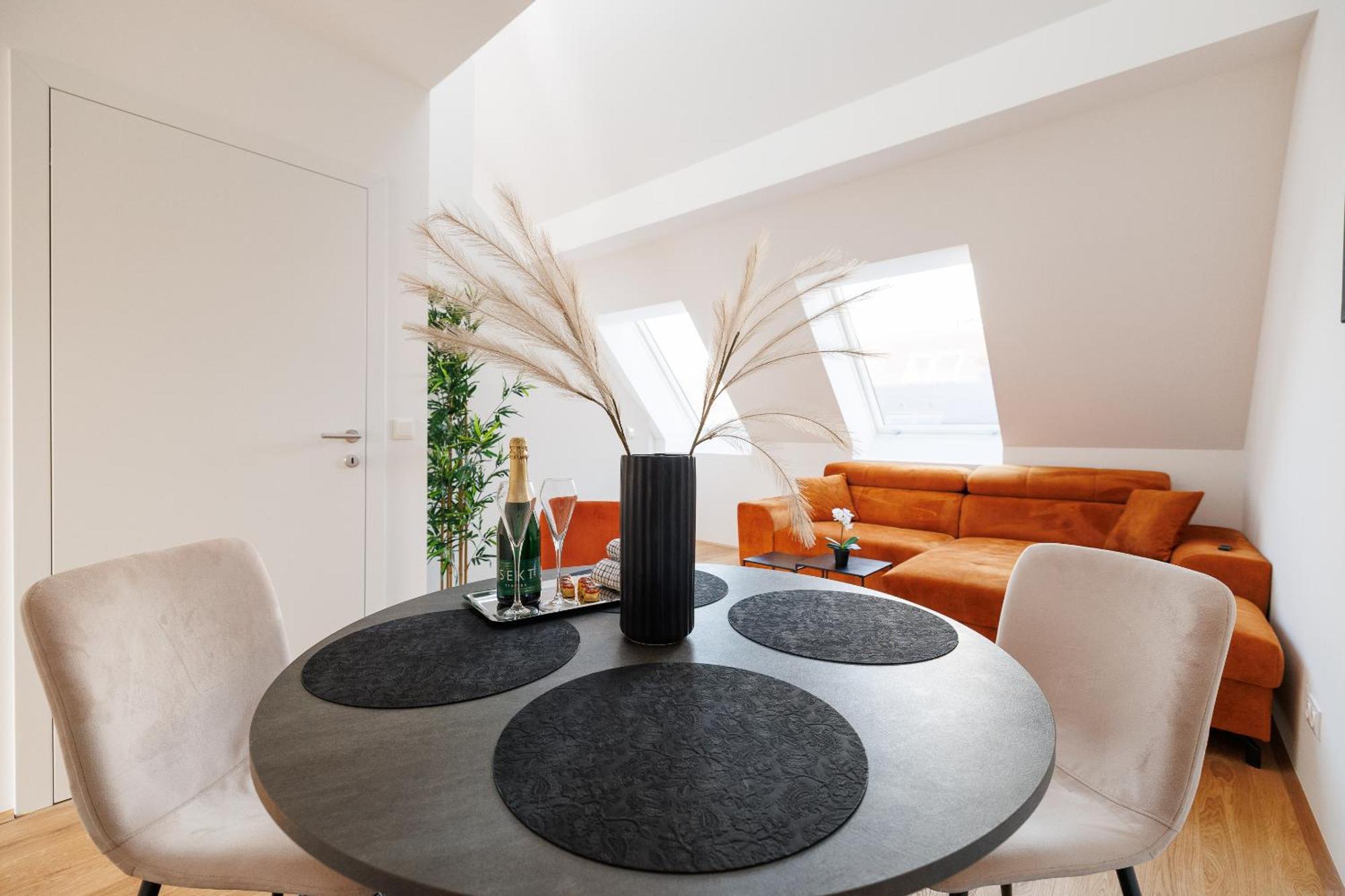 Symphony Apartments 42 - Modern Loft With Terrace And Grill In Central Location Wien Exteriör bild